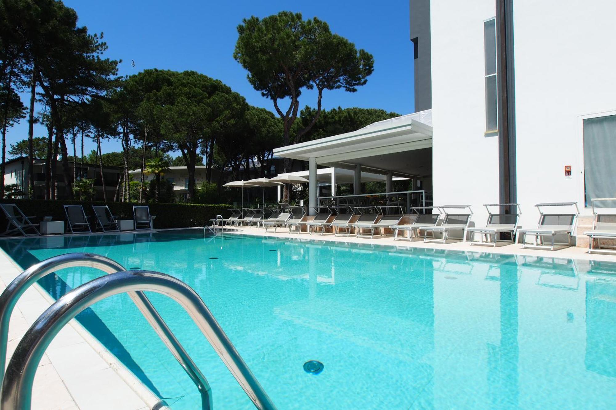 Hotel Bella Venezia Mare Ліньяно-Сабб'ядоро Екстер'єр фото