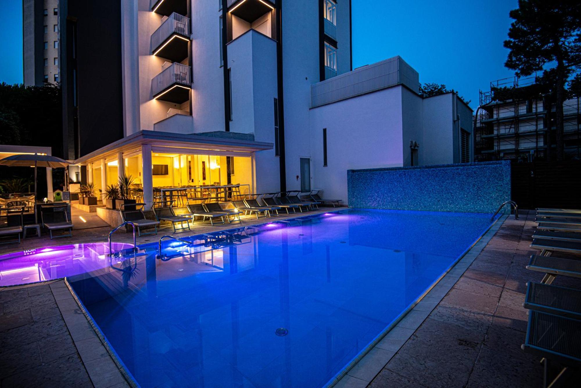 Hotel Bella Venezia Mare Ліньяно-Сабб'ядоро Екстер'єр фото